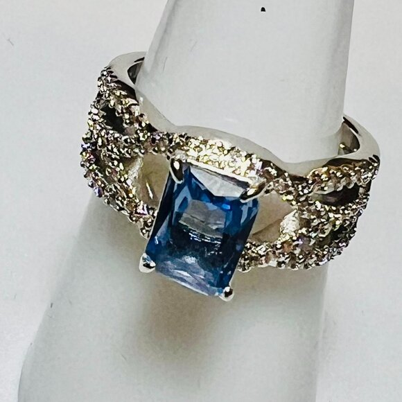 Ring Bomb Party Ring, size 7, NWOT - Picture 2 of 4